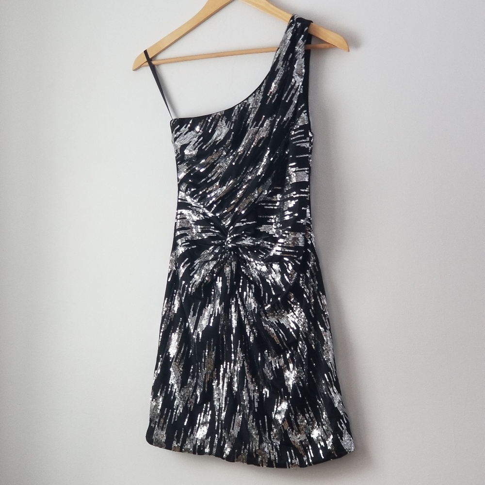 As U wish super fun  Blk&silver sequined dress Sm